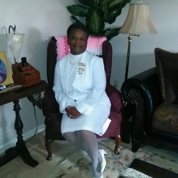 Meet your Posher, Joyce - Picture 4 of 4